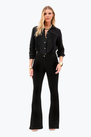 Calça Jeans Mega Bumbum Flare Cós Médio Preto Intenso