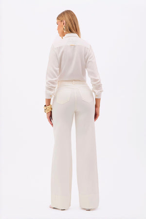 Calça Jeans de Rica Estilo Alfaiataria Tecnológica Wide Leg Cós Super Alto Off White