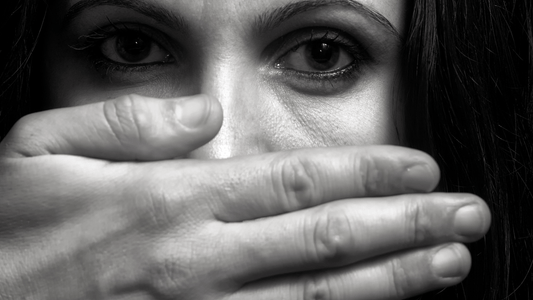 Relacionamento abusivo: 8 sinais de que você está vivendo um