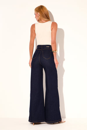 Calça Jeans Pantalona Ultra Modeladora Cintura Alta Barra Tradicional