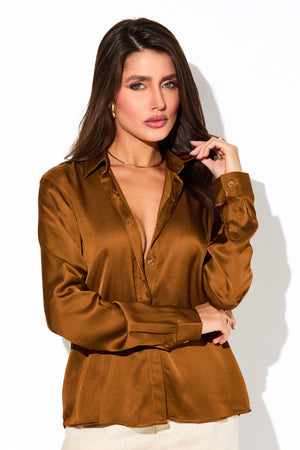 Camisa Feminina de Viscose Acetinada Essence Amêndoa