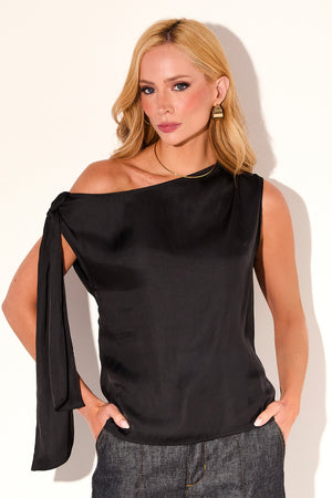 Blusa Acetinada Decote Assimétrico Essence Preta