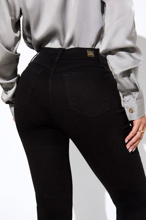 Calça Jeans Reta Preta Cintura Média Barra Desfiada Preto Intenso