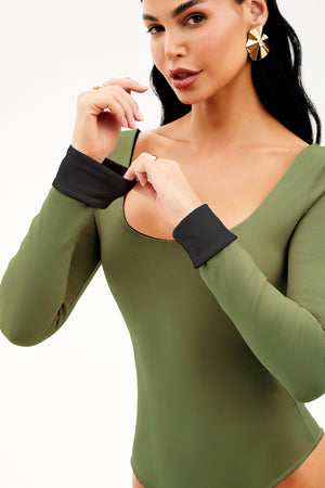 Body Manga Longa Decote Quadrado Curve Dupla Face Preto com Verde