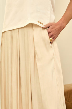 Calça Pantalona Acetinada Essence Champagne
