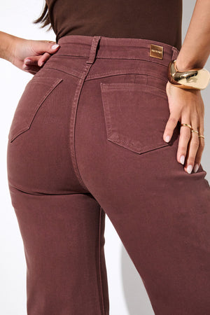 Calça Jeans Wide Leg Modeladora Cintura Super Alta com Barra Desfiada Coffee