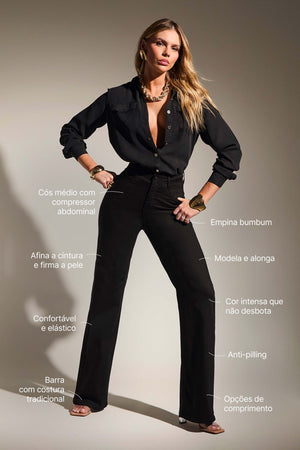 Calça Jeans Modeladora Wide Leg Preto Intenso Cós Médio Barra Tradicional