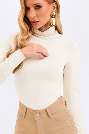 Blusa Gola Alta Manga Longa Curve Off White