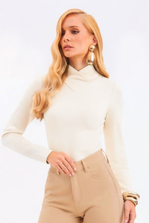 Blusa Gola Alta Manga Longa Curve Off White