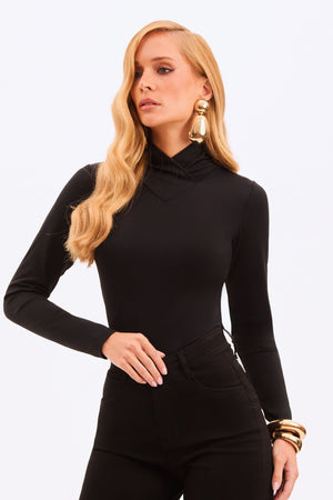Blusa Gola Alta Manga Longa Curve Preta