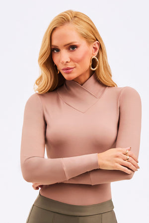 Blusa Gola Alta Manga Longa Curve Fendi