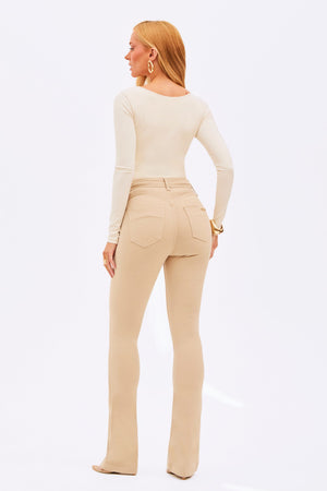 Calça Jeans Boot Cut Modeladora Cintura Média Nude