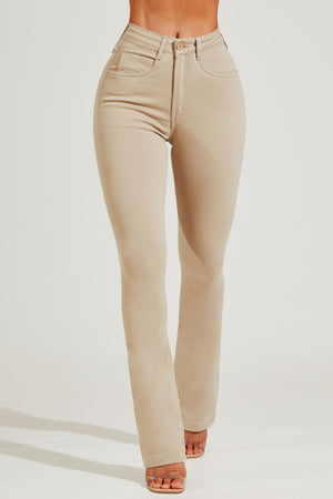 Calça Jeans Boot Cut Modeladora Cintura Média Nude