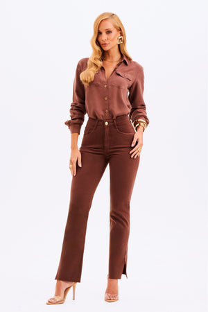 Calça Jeans Reta Modeladora Cós Alto Barra Corte a Laser Coffee