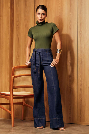 Calça Jeans de Rica Estilo Alfaiataria Tecnológica Wide Leg Cós Super Alto Jeans Escuro