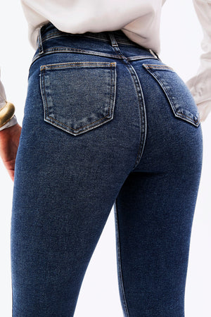 Calça Jeans Modeladora Essencial Skinny Cós Super Alto Barra Corte a Laser