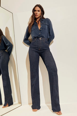 Calça Jeans Modeladora Fantástica Wide Leg Cós Super Alto Barra Corte a Laser