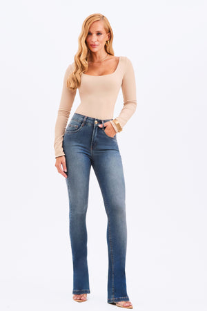 Calça Jeans Boot Cut Modeladora Inesquecível Cós Médio