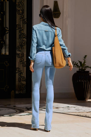 Calça Jeans Boot Cut Modeladora Inesquecível Cós Médio Clara