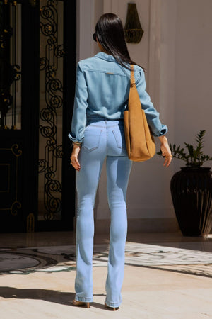 Calça Jeans Modeladora Inesquecível Boot Cut Clara Cós Médio