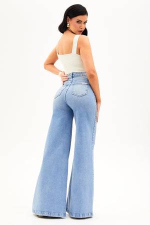 Calça Jeans Basic Pantalona Jeans Claro Cós Super Alto