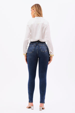 Calça Jeans Skinny Modeladora Essencial Cós Super Alto Barra Tradicional