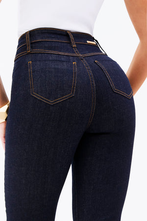 Calça Jeans Ultra Modeladora Reta Cós Alto Barra Corte a Laser
