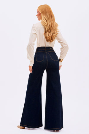 Calça Jeans Pantalona Ultra Modeladora Cintura Alta Barra Tradicional
