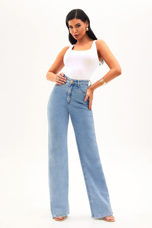 Calça Jeans Wide Leg Basic Cós Super Alto Barra Tradicional Clara