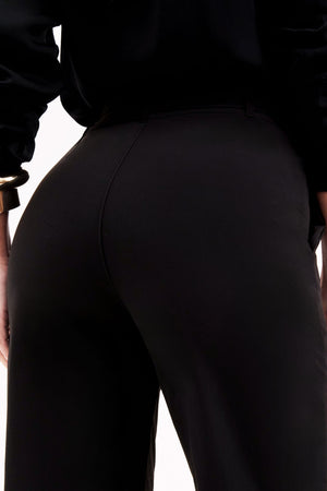 Calça Wide Leg Tecido Impermeável que Não Amassa Preta