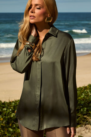 Camisa Feminina Acetinada Manga Longa Verde Petróleo