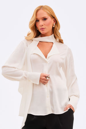 Camisa Feminina Acetinada Laço Gola Off White