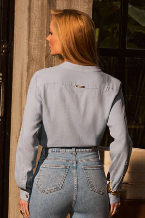 Camisa Feminina de Linho Dunas Azul Clara