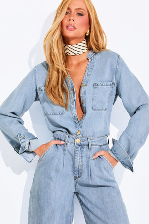 Camisa Feminina de Liocel Aura Jeans Claro