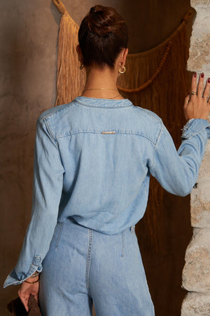 Camisa Feminina de Liocel Aura Jeans Claro