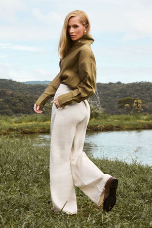 Camisa Feminina 100% Linho Slim Fit Verde Oliva