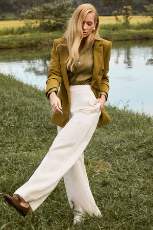 Blazer Feminino de Alfaiataria Estruturado Essence Verde Oliva