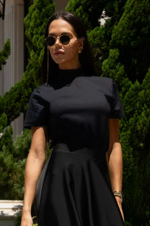 Camiseta Curve Gola Alta Preta