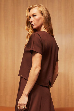 Blusa Ampla Manga Curta Comfort Office Coffee