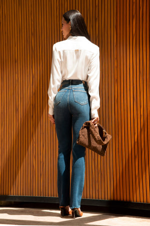 Calça Jeans Modeladora Essencial Reta Cós Super Alto Barra Corte a Laser
