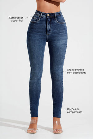 Calça Jeans Modeladora Essencial Skinny Cós Super Alto Barra Corte a Laser