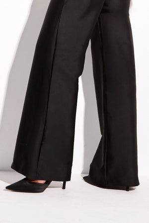 Calça Pantalona Modeladora Glam Cós Alto Preta QUE NÃO AMASSA