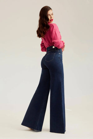 Calça Jeans Pantalona Luxury Cintura Super Alta Barra Corte a Laser Escura