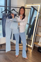 Stories de Calça Jeans Modeladora Inesquecível Boot Cut Clara Cós Médio