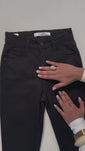 Stories de Calça Jeans Modeladora Skinny Preto Intenso Cós Médio