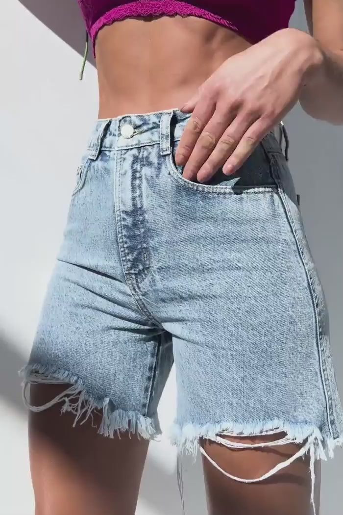 Shorts Jeans Modelador Estonado Claro Destroyed