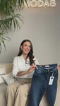 Stories de Calça Jeans Modeladora Curva dos Sonhos Flare Cós Médio
