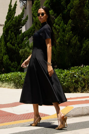 Saia Midi Evasê Glam Preta