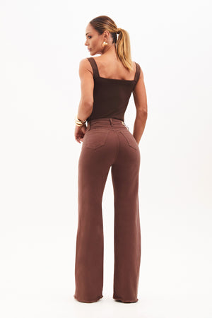Calça Jeans Modeladora Coffee Wide Leg Cós Super Alto