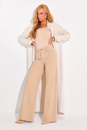 Calça Jeans Wide Leg Modeladora Cós Super Alto Barra Corte a Laser Nude